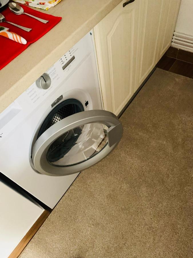Appartamento Garsoniera Lux Centru Pietonal Tirgu - Jiu Târgu Jiu Esterno foto