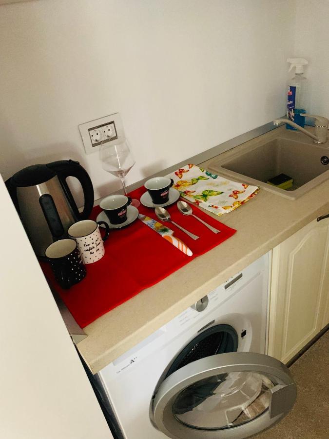 Appartamento Garsoniera Lux Centru Pietonal Tirgu - Jiu Târgu Jiu Esterno foto