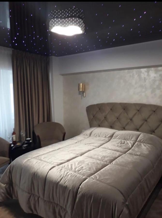 Appartamento Garsoniera Lux Centru Pietonal Tirgu - Jiu Târgu Jiu Esterno foto